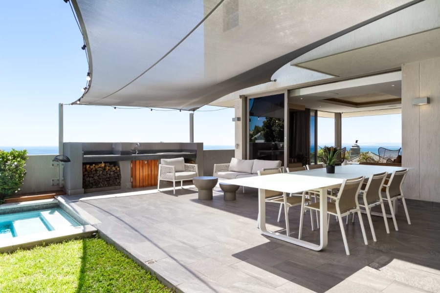 5 Bedroom Property for Sale in Fresnaye Western Cape